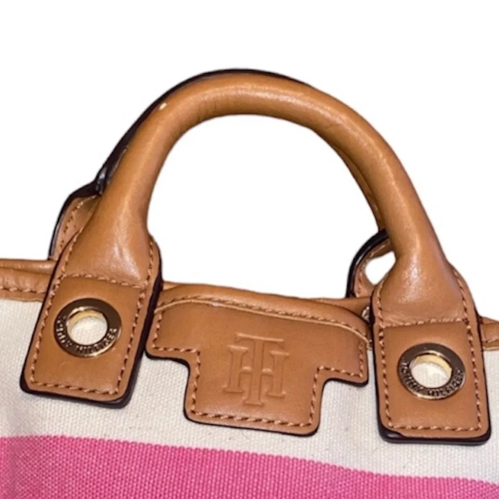 Adorable 🥰 Small Tommy Hilfiger Micro Bag